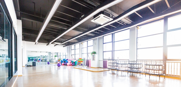 工廠監控壞了，導致線路中零線帶電，交流充電樁不能使用，請問如何判斷??電車的家用充電樁和隨車充電氣結構工作原理是一樣的么 